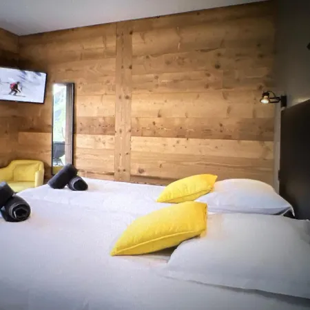 Charming Chalet Near Slopes & Sauna Nyaraló